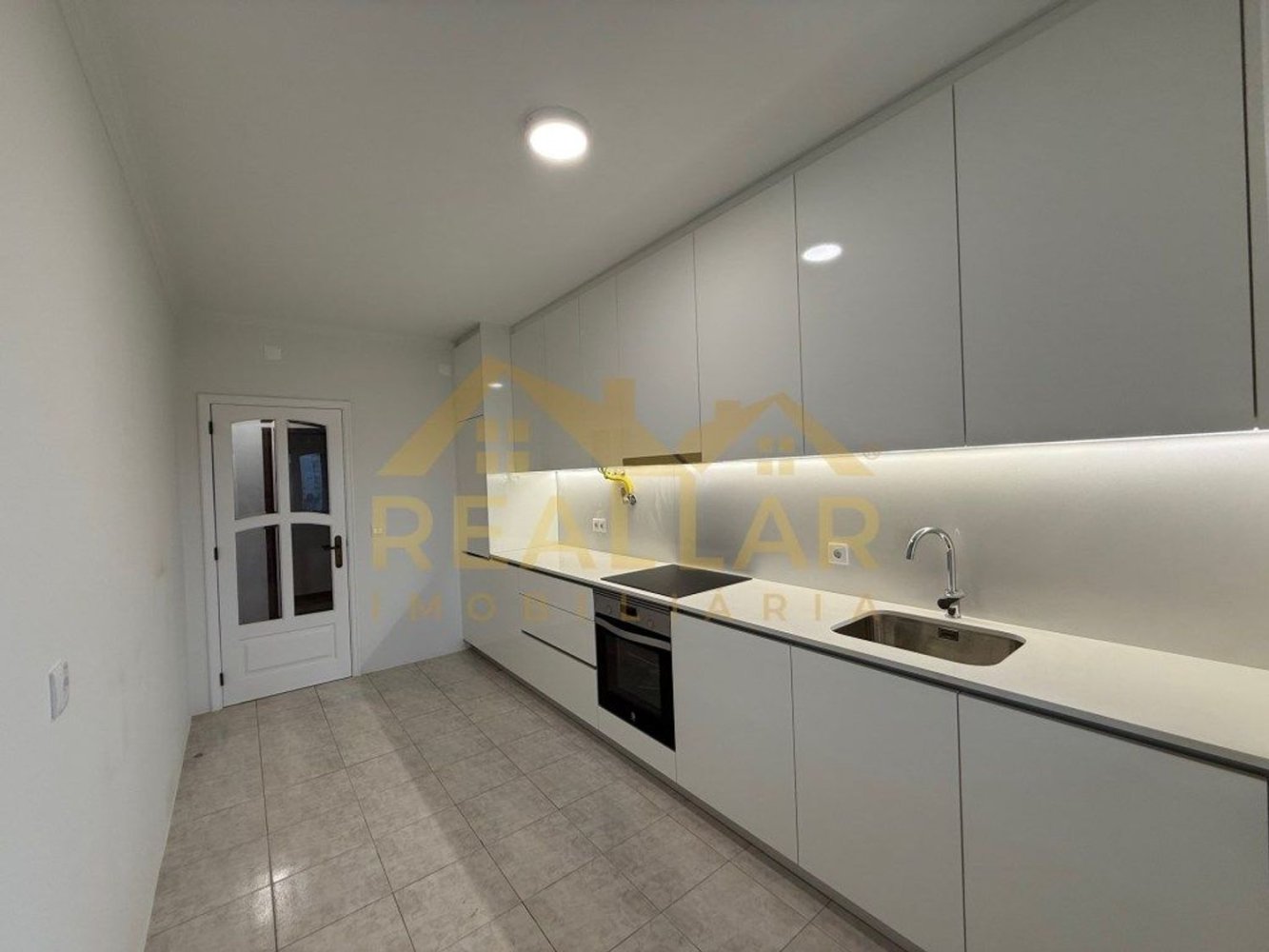 Квартира с 2 спальнями в Повуа ди Варзин, Португалия № 82610