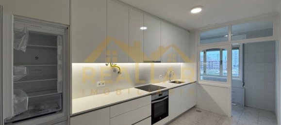 Квартира с 2 спальнями в Повуа ди Варзин, Португалия № 82610 2