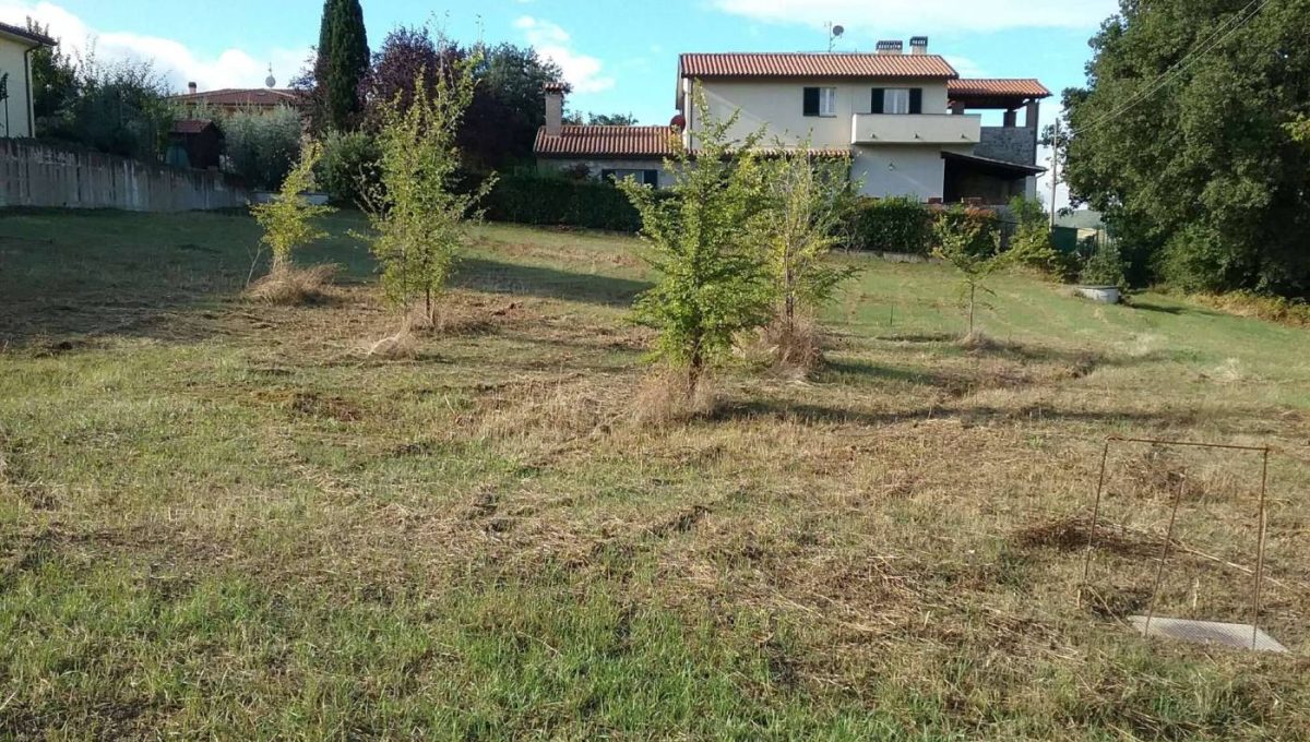1853m² Land in Giano dell'Umbria, Italy No. 328942