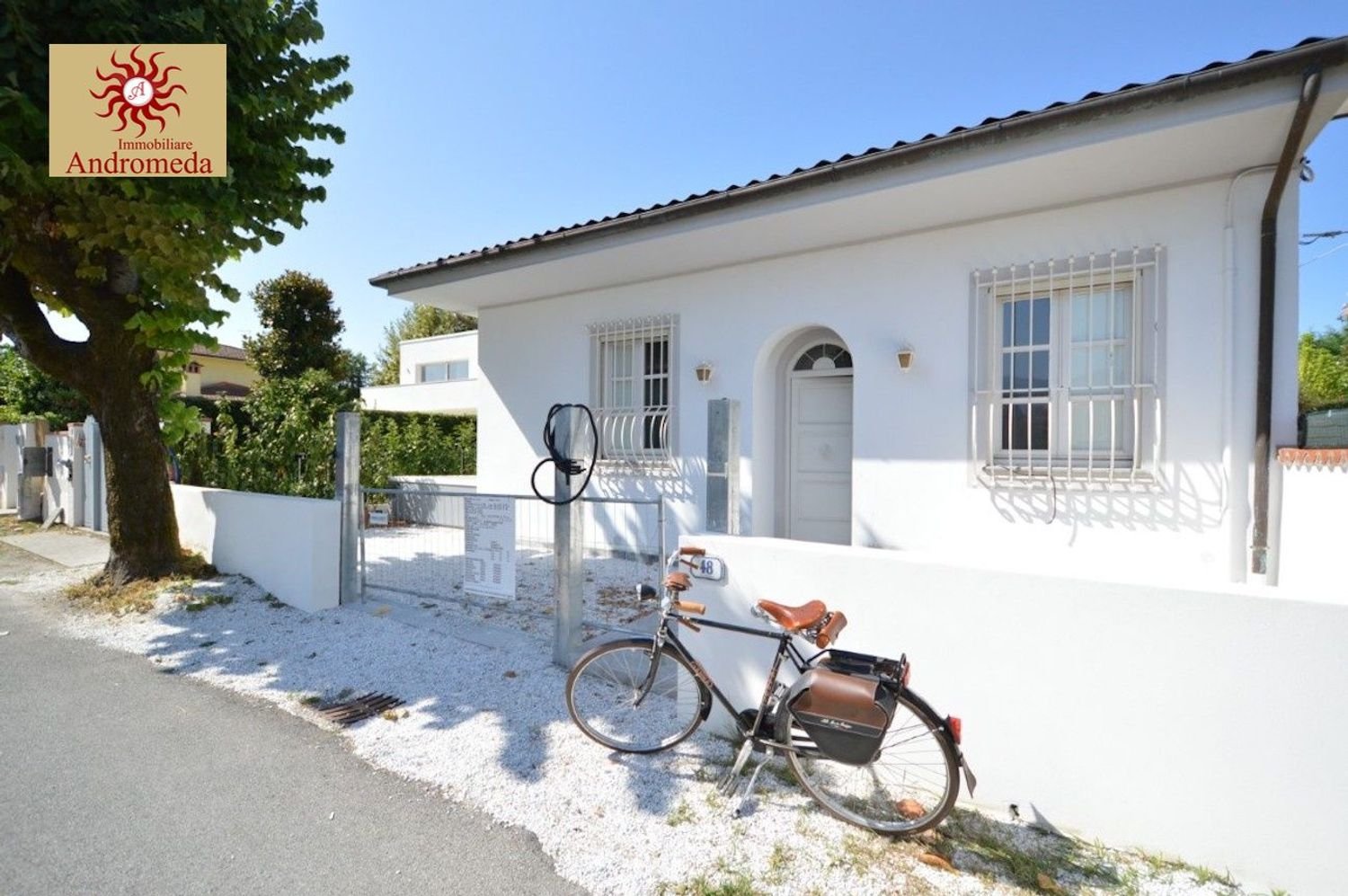 5 rooms House in Forte dei Marmi, Italy No. 37148