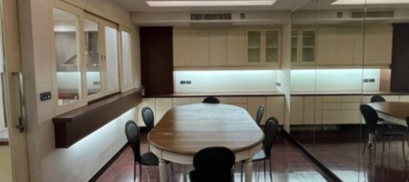 Apartamento com 4 quartos em condomínio em Khlong Toei, Thailand N.º 61826 5