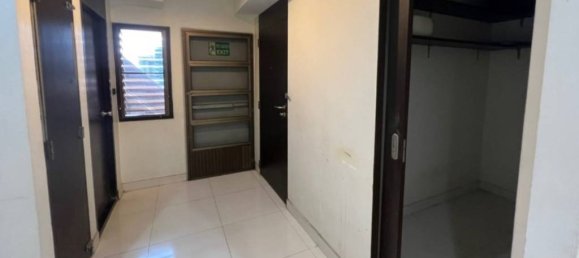 Apartamento com 4 quartos em condomínio em Khlong Toei, Thailand N.º 61826 7