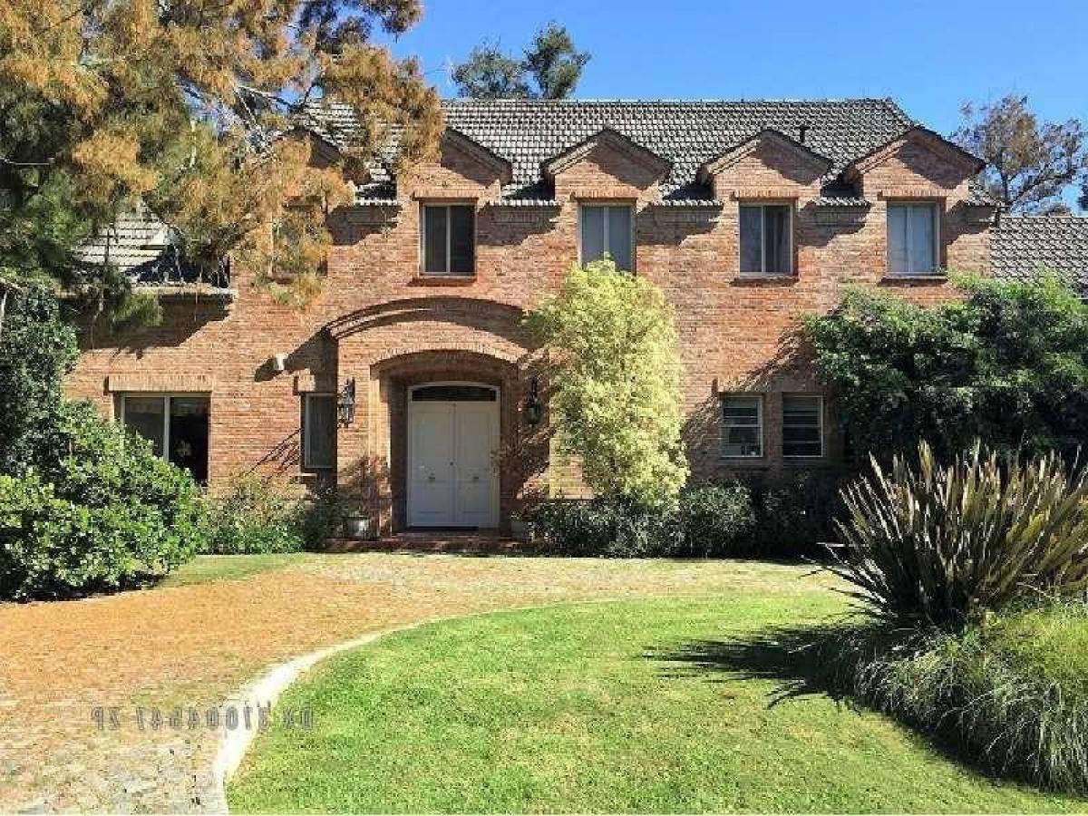 4 bedrooms House in Escobar, Argentina No. 93890