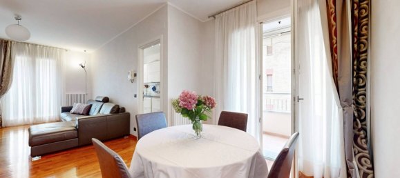 2 bedrooms Apartment in Milan, Italy No. 282296 6