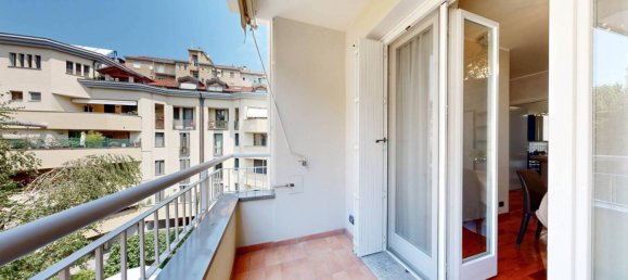 2 bedrooms Apartment in Milan, Italy No. 282296 7