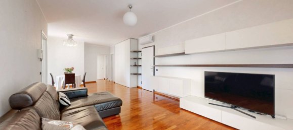 2 bedrooms Apartment in Milan, Italy No. 282296 33