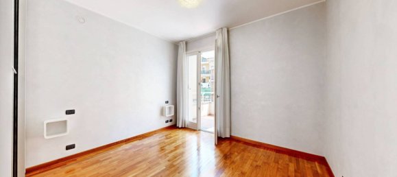 2 bedrooms Apartment in Milan, Italy No. 282296 26