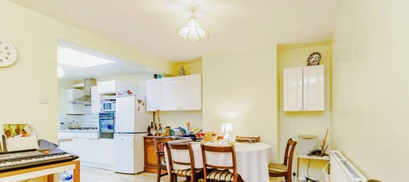 3 bedrooms House in Purley, United Kingdom No. 8067 21