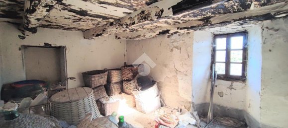 4 rooms House in San Sebastiano Curone, Italy No. 25258 11