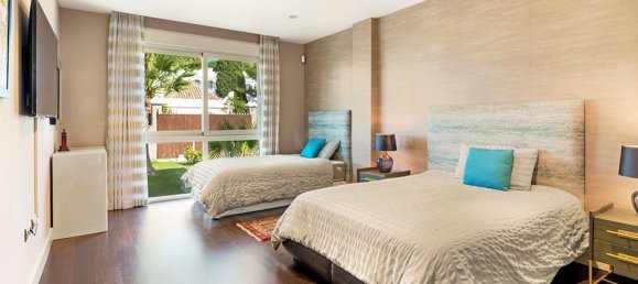 7 bedrooms Villa in Marbella, Spain No. 22867 9