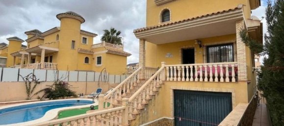 3 bedrooms House in Alicante, Spain No. 177135 2