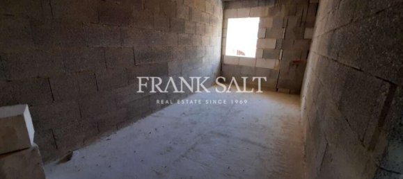 Apartamento de 3 dormitorios en Victoria, Malta No. 844 2