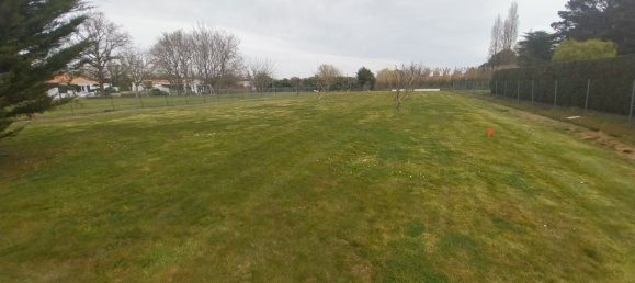 Casa de 3 dormitorios en Saint-Urbain, France No. 106465 10