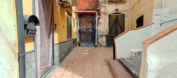 2 Schlafzimmer Haus in Motta Sant'Anastasia, Italy, Nr. 307355 36