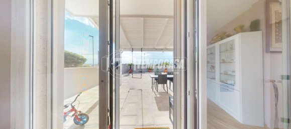 4 rooms Penthouse in Surbo, Italy No. 293684 6