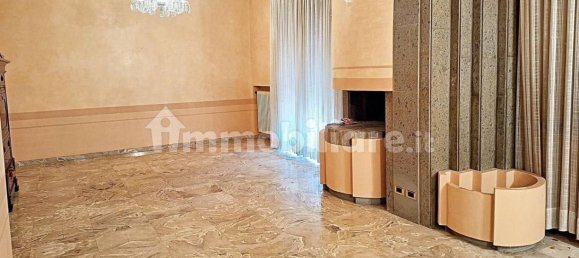 5 bedrooms House in Gualdo Cattaneo, Italy No. 357430 2