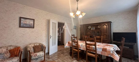 3 bedrooms House in Blois, France No. 237511 3