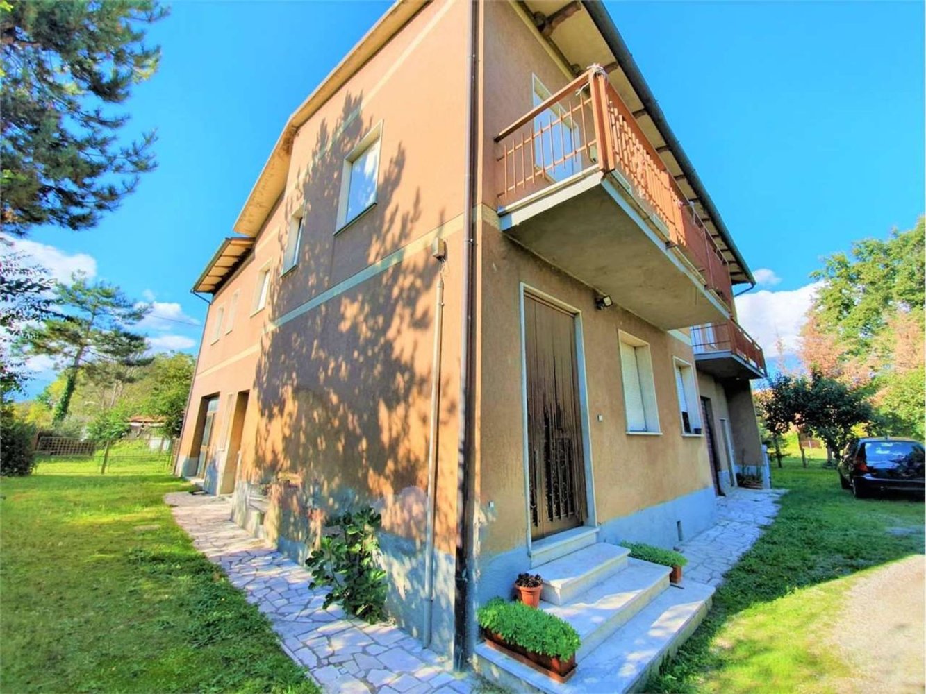 10 rooms House in Foiano della Chiana, Italy No. 226170