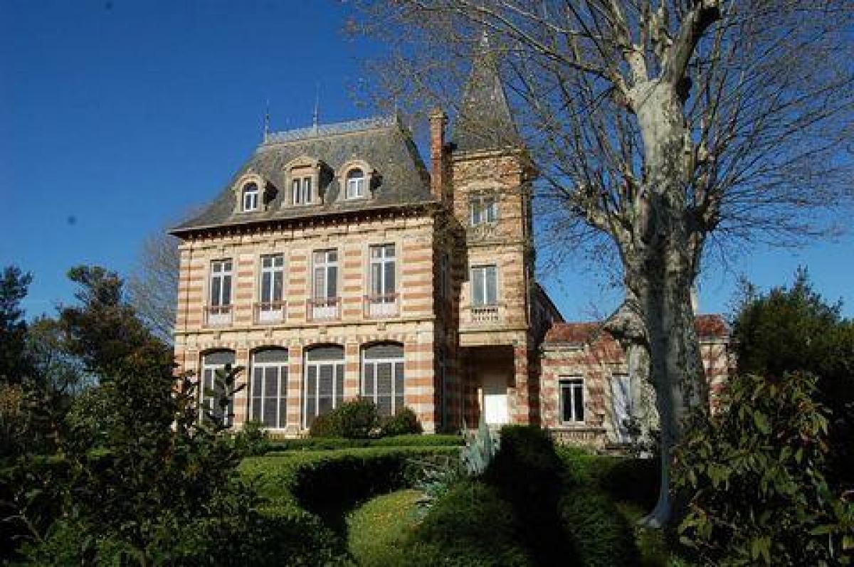 8 bedrooms House in Narbonne, France No. 26473