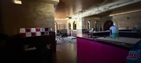 Коммерческая недвижимость с 4 спальнями в Херес, Испания № 158424 40