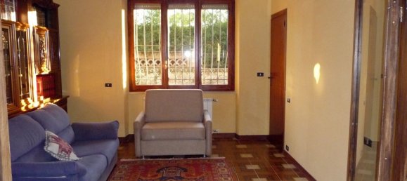 7 rooms Villa in Sarzana, Italy No. 251043 5