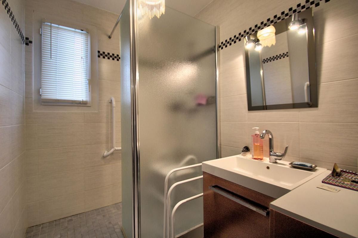 3 bedrooms Apartment in Orleans, France No. 80935