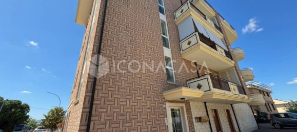 Apartamento de 3 dormitorios en San Salvo, Italy No. 325595 26