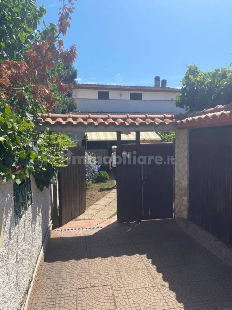 2 غرف نوم شقة في Fiumicino, Italy رقم 194010