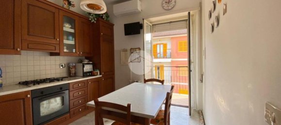 3-salle Appartement à Palombara Sabina, Italy No. 151662 8