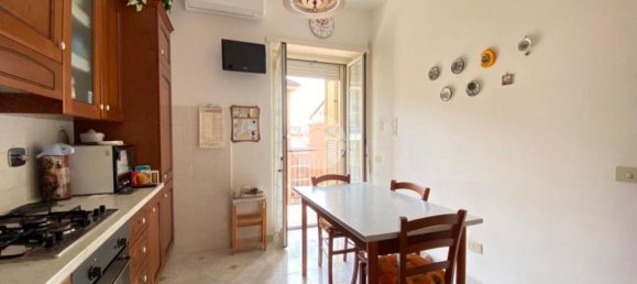 3-salle Appartement à Palombara Sabina, Italy No. 151662 9