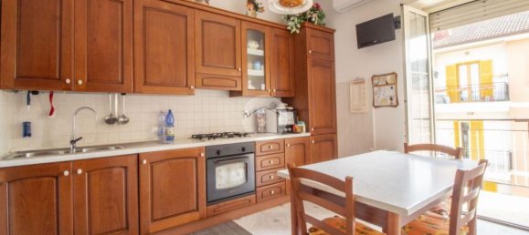 3-salle Appartement à Palombara Sabina, Italy No. 151662 10