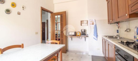 3-salle Appartement à Palombara Sabina, Italy No. 151662 11
