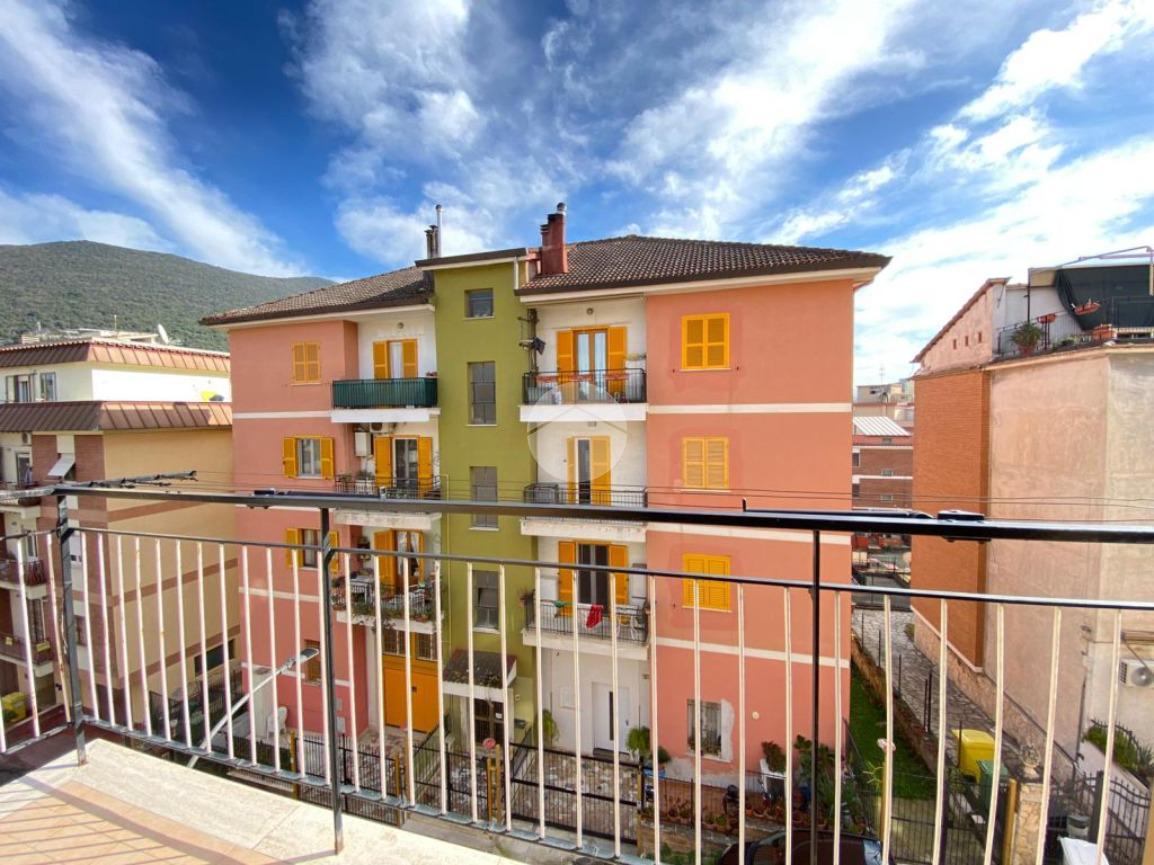 3-salle Appartement à Palombara Sabina, Italy No. 151662