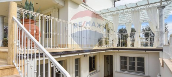 6 bedrooms Villa in Pietrasanta, Italy No. 38807 21