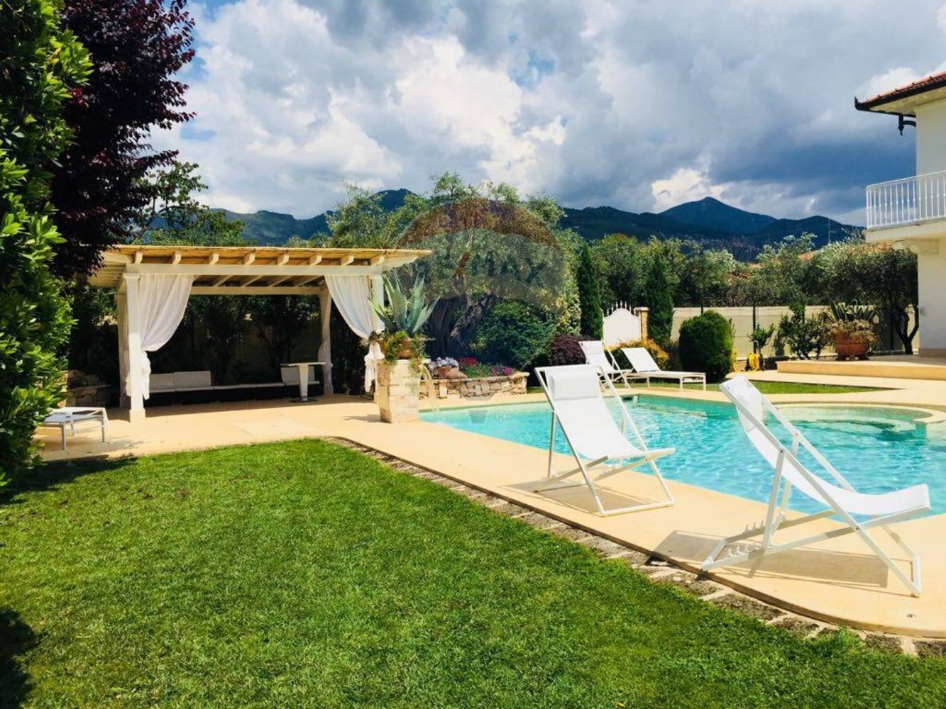 6 bedrooms Villa in Pietrasanta, Italy No. 38807