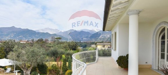 6 bedrooms Villa in Pietrasanta, Italy No. 38807 5