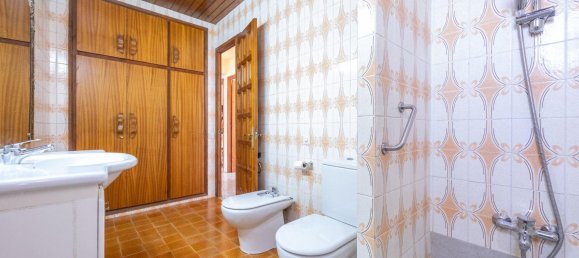 4 bedrooms House in Torello, Spain No. 143403 5