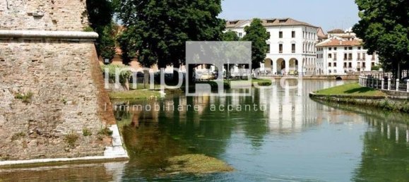 250m² Building in Treviso, Italy No. 238594 12