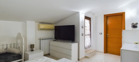 2-Zimmer Haus in Rome, Italy, Nr. 150886 4