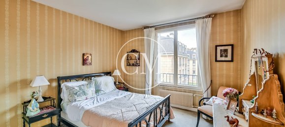 3 chambres Appartement à Versailles, France No. 117572 5