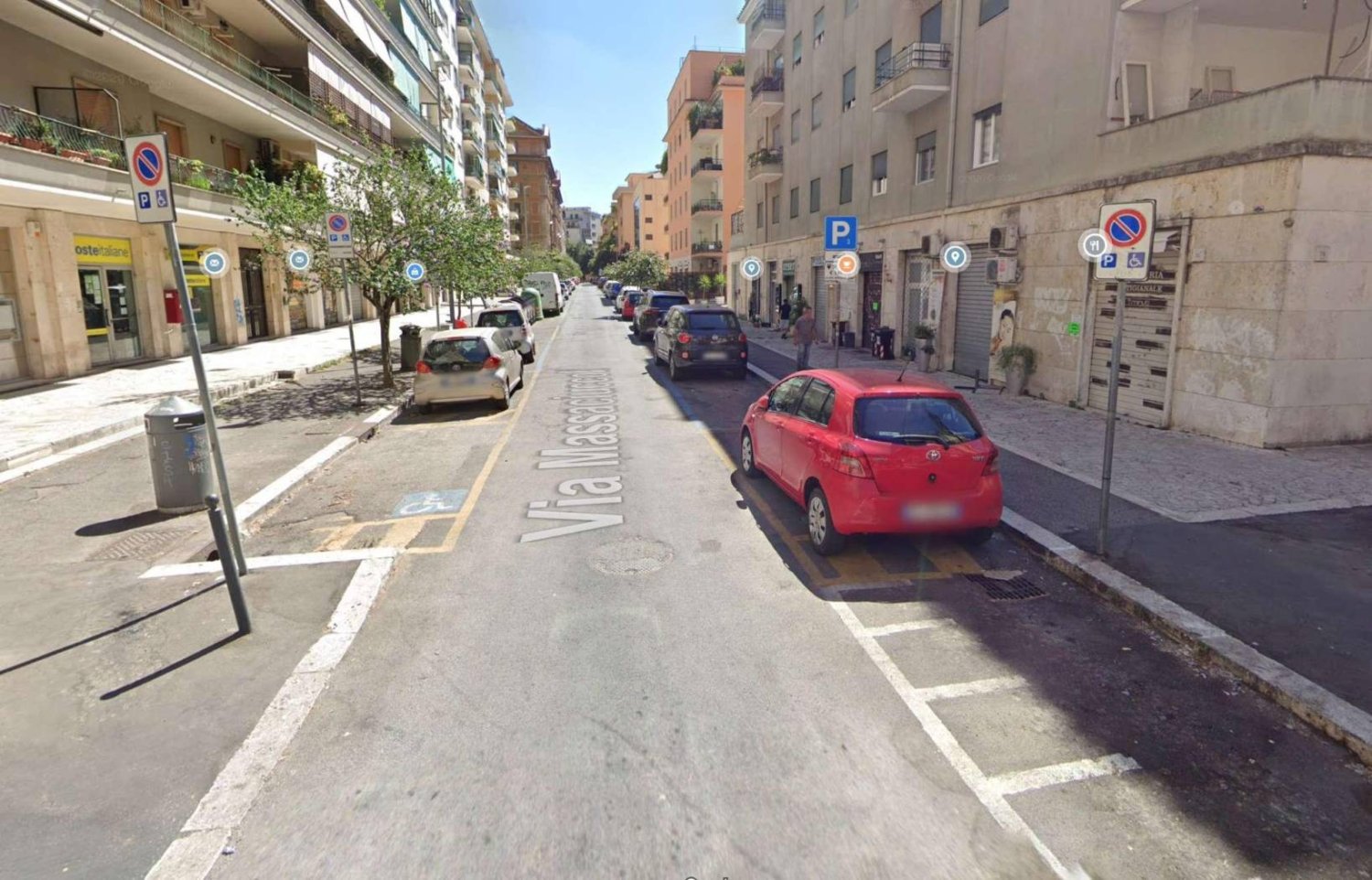 2 rooms Commercial property in Rome, Italy No. 130851