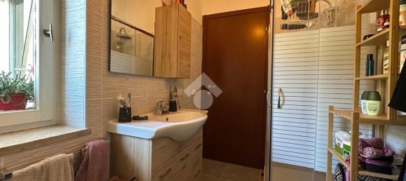 1 bedroom Apartment in Rome, Italy No. 353018 8