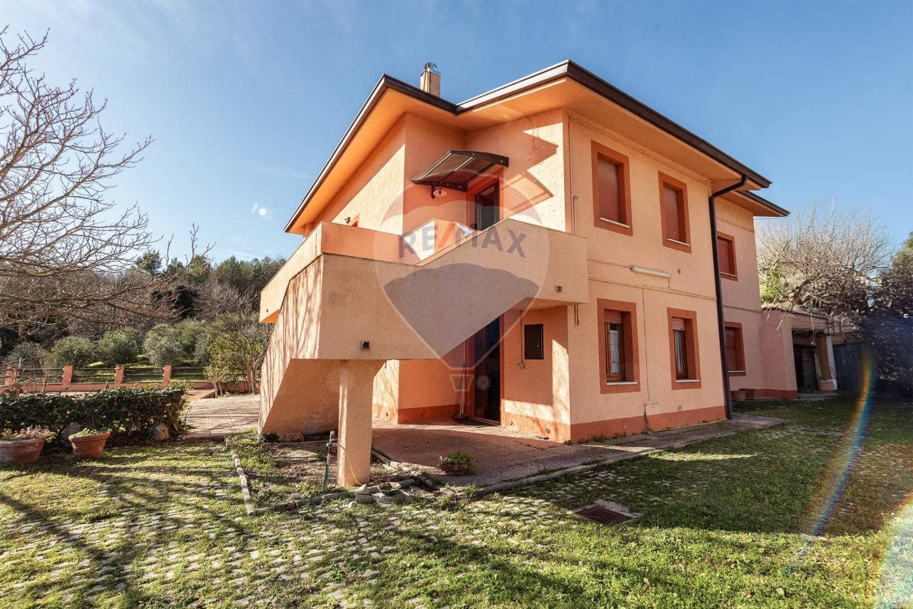 12 rooms Villa in Serra San Quirico, Italy No. 13711
