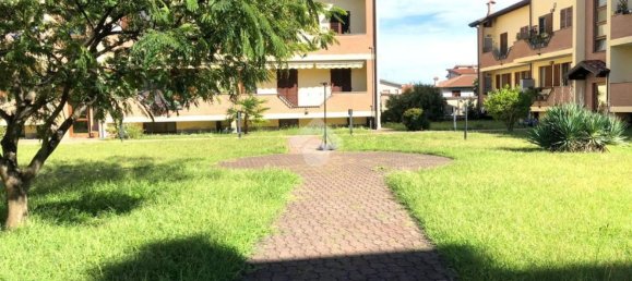 3 rooms Apartment in Ossona, Italy No. 189245 5