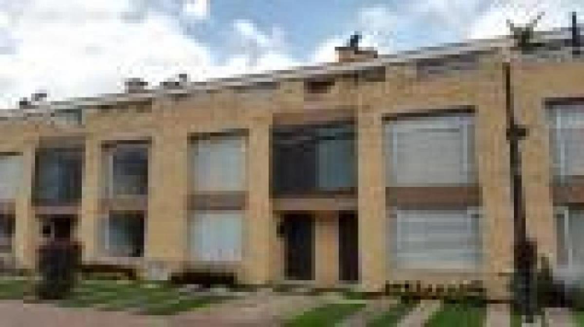 Casa de 3 dormitorios en Cundinamarca, Colombia No. 4951