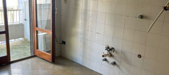 3 rooms Apartment in Salerno, Italy No. 298482 9