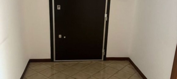 3 rooms Apartment in Salerno, Italy No. 298482 4