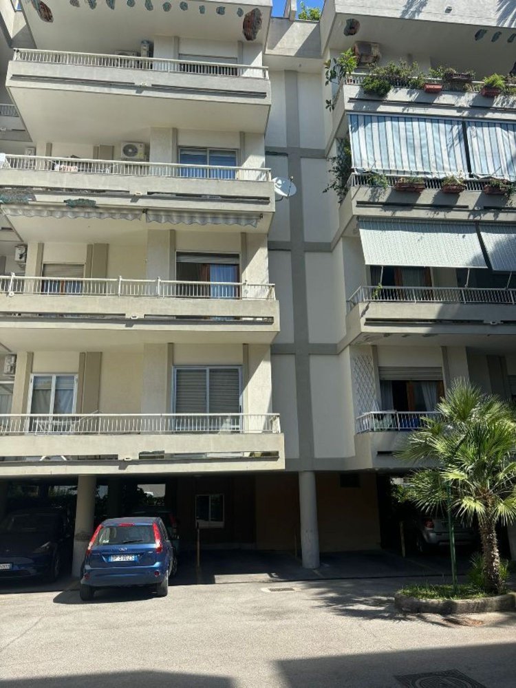 3 rooms Apartment in Salerno, Italy No. 298482