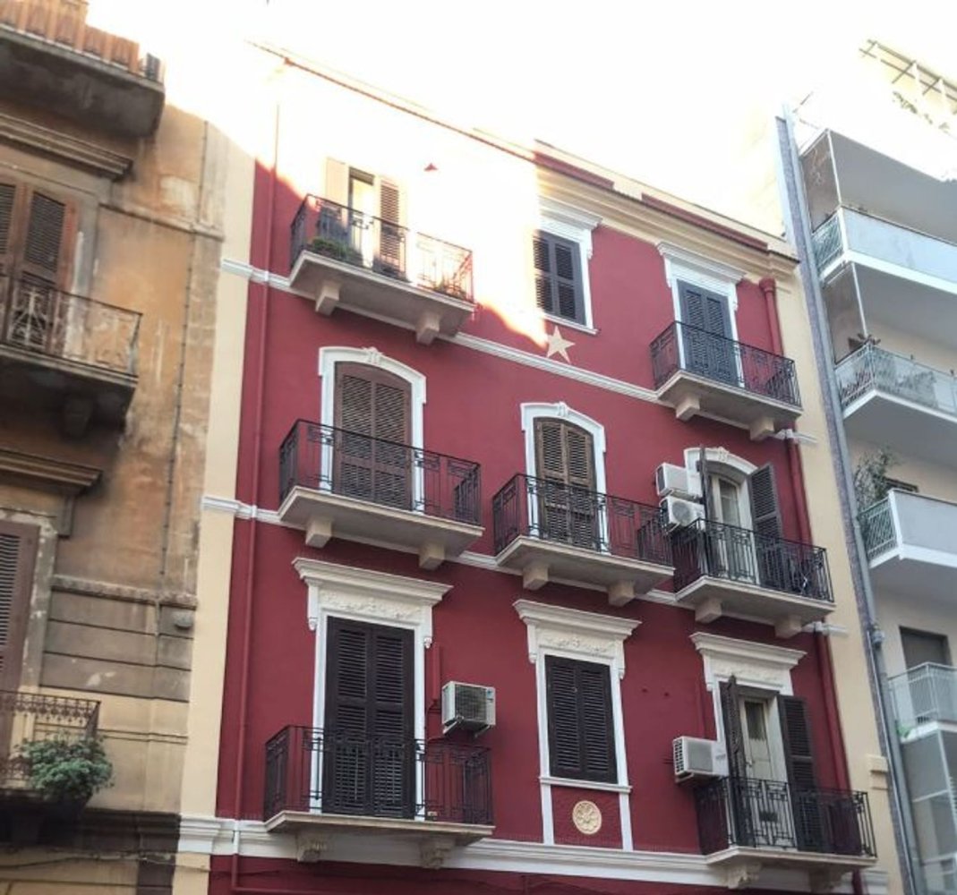 3-salle Appartement à Bari, Italy No. 37386