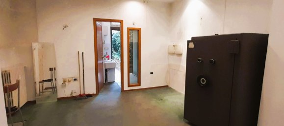 40m² Commercial property in Milan, Italy No. 239213 11